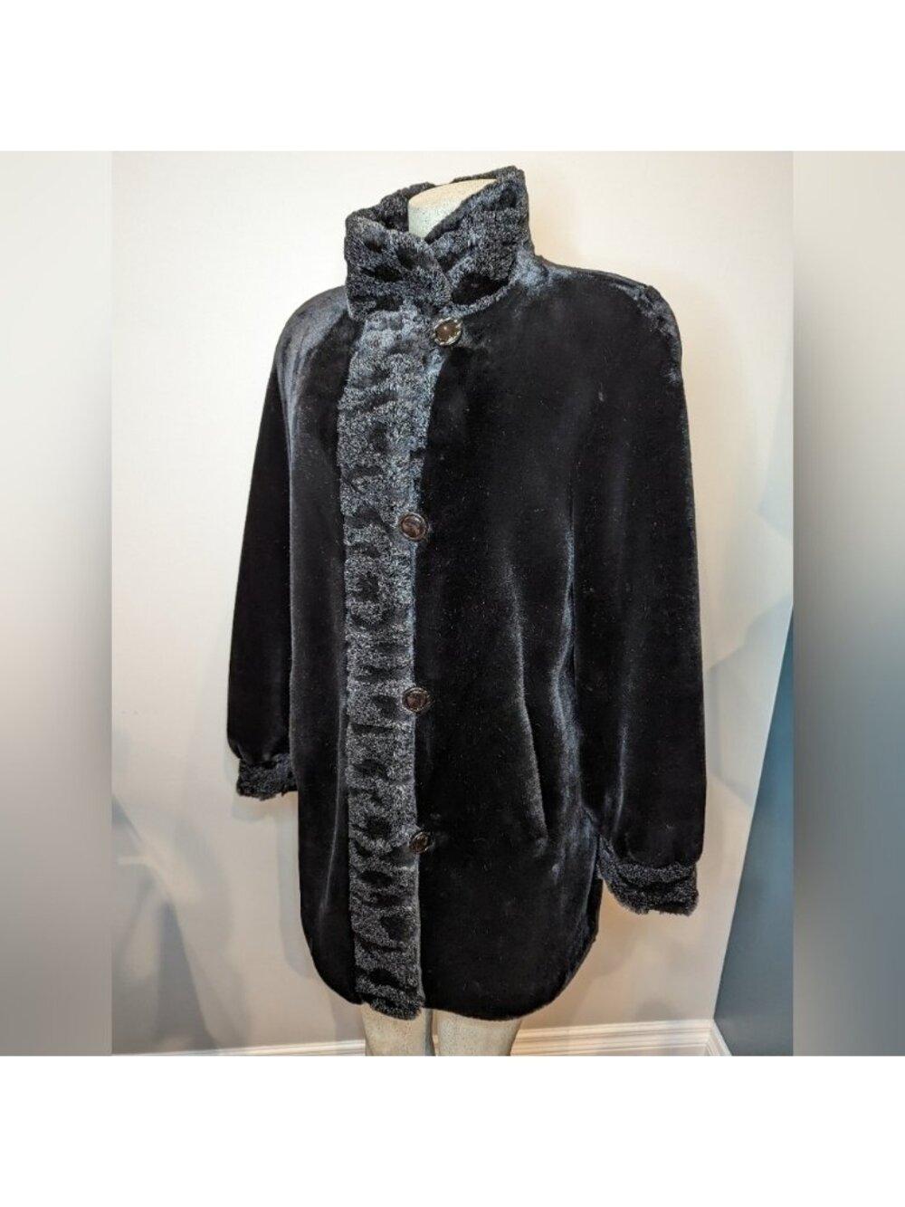 NOVELTI Black Modacrylic Luxury Cuddly Soft Faux Fur Coat. Size 5/6 P - Picture 5 of 12